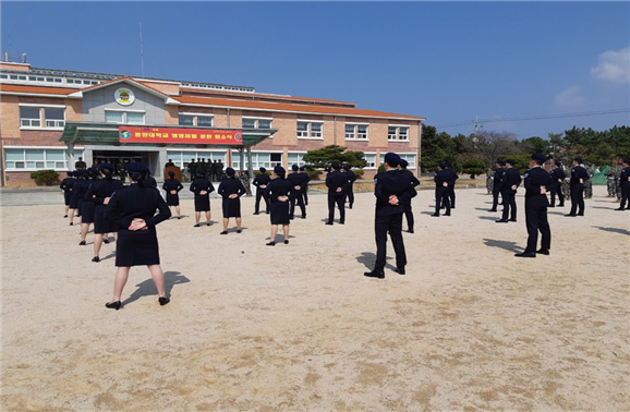 1학년 해병대 병영캠프.bmp